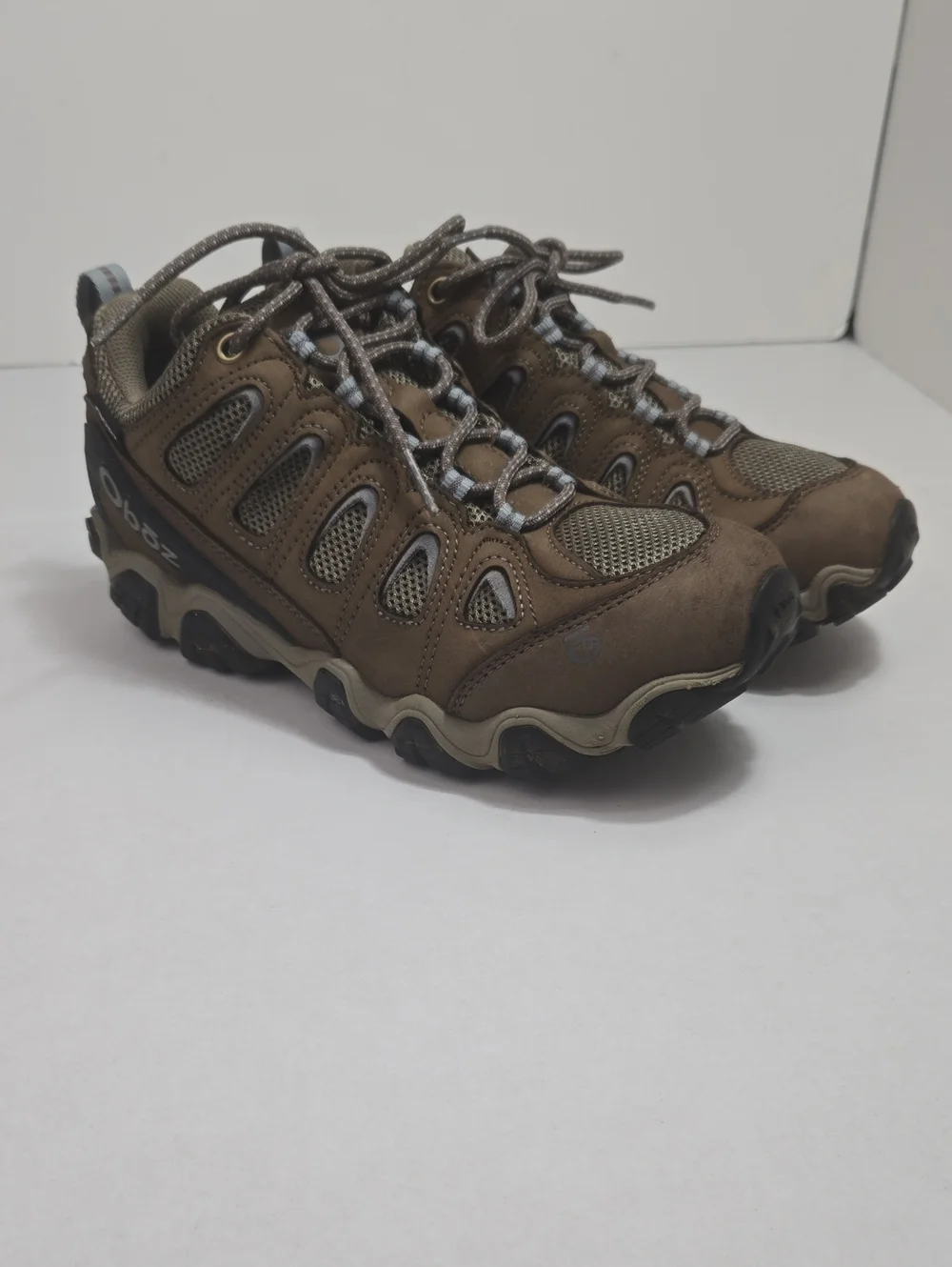 Oboz sawtooth ii low womens Sz 9.5 Waterproof Leather Hiking Shoes Brown.
